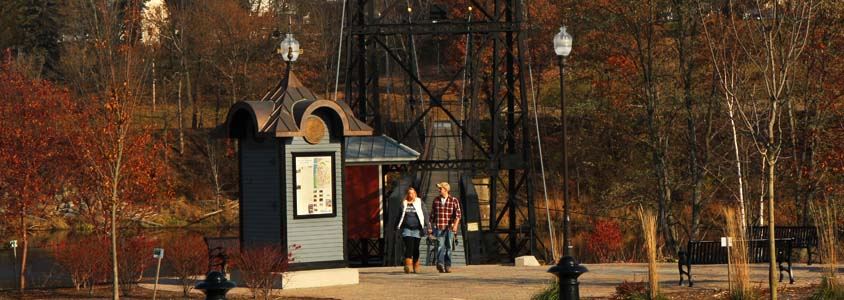 Head of Falls Kiosk and Bridge Panoramic